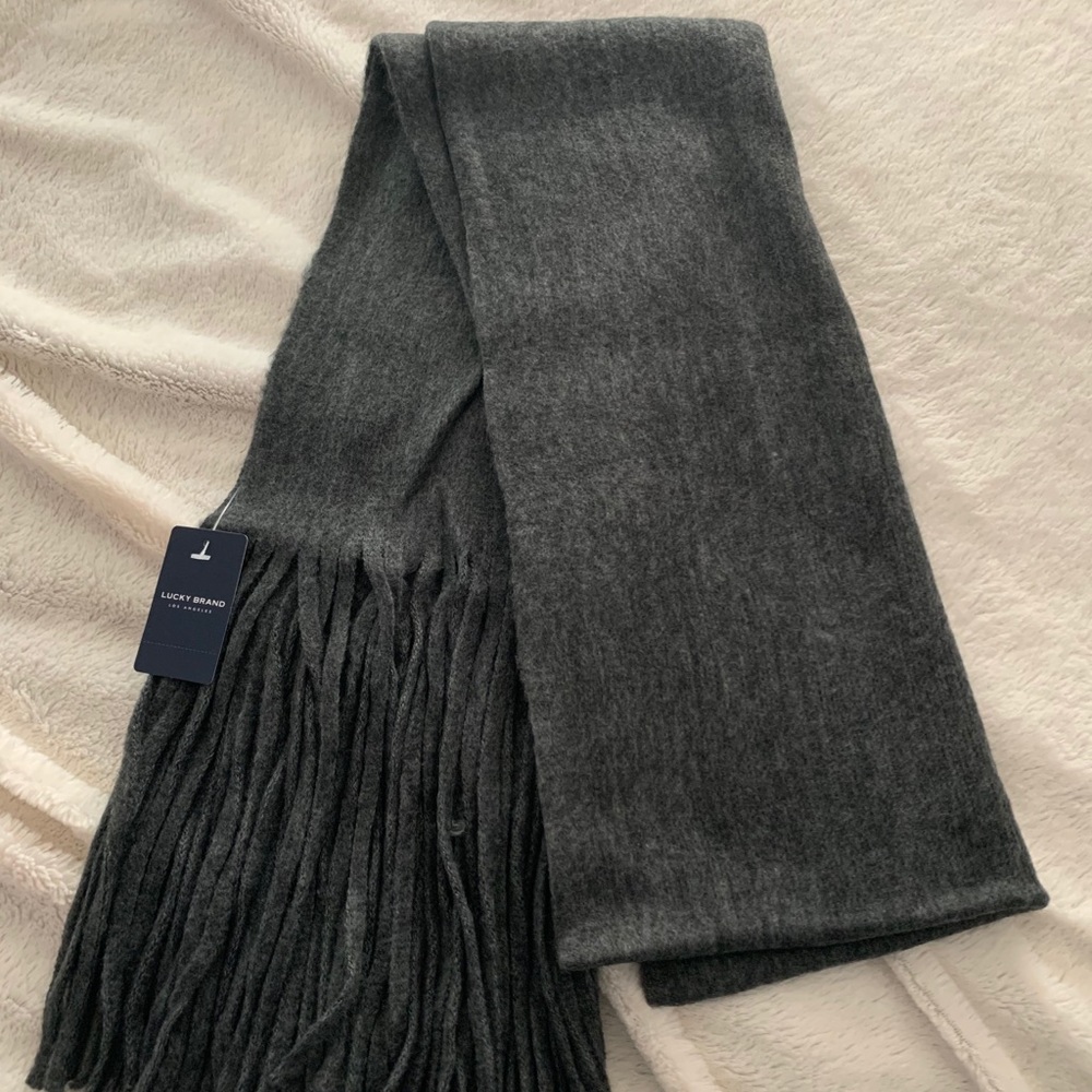 Grey knit scarf